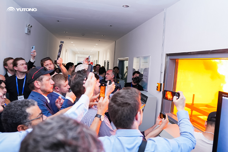 Jornalistas Europeus Exploram a Inovação Transformadora da Indústria no Principal Laboratório Mundial de EV